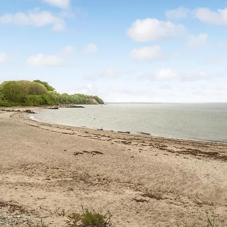 Сasa de vacaciones 2 Bedroom Lovely In